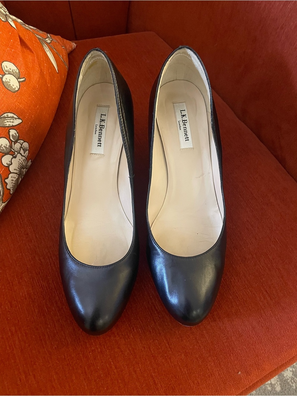 Gorgeous LK Bennett Black Leather Round-Toe Pump Heels 40.5/9.5